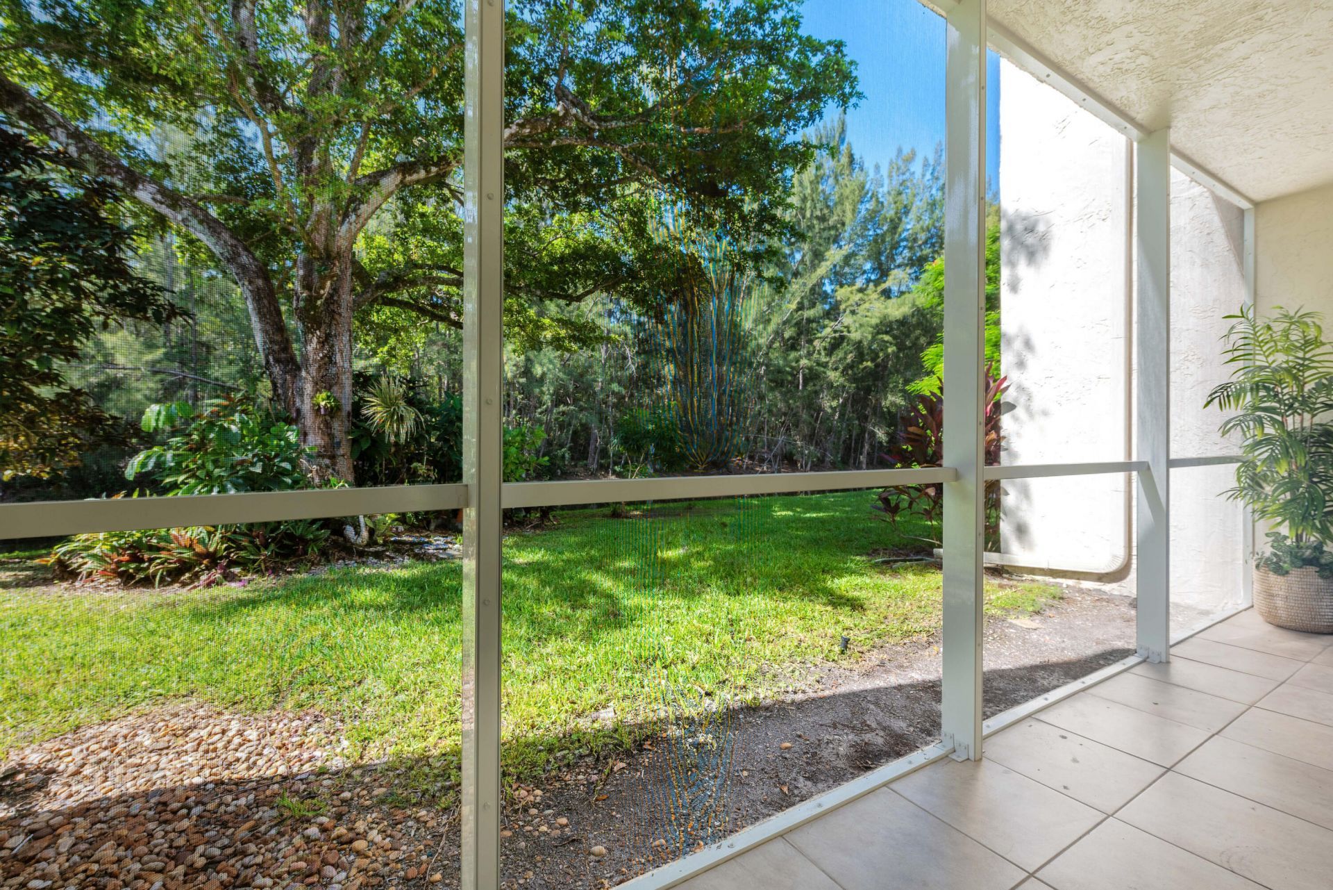150 Lake Meryl Drive, Unit 143, West Palm Beach, FL 33411 Photo
