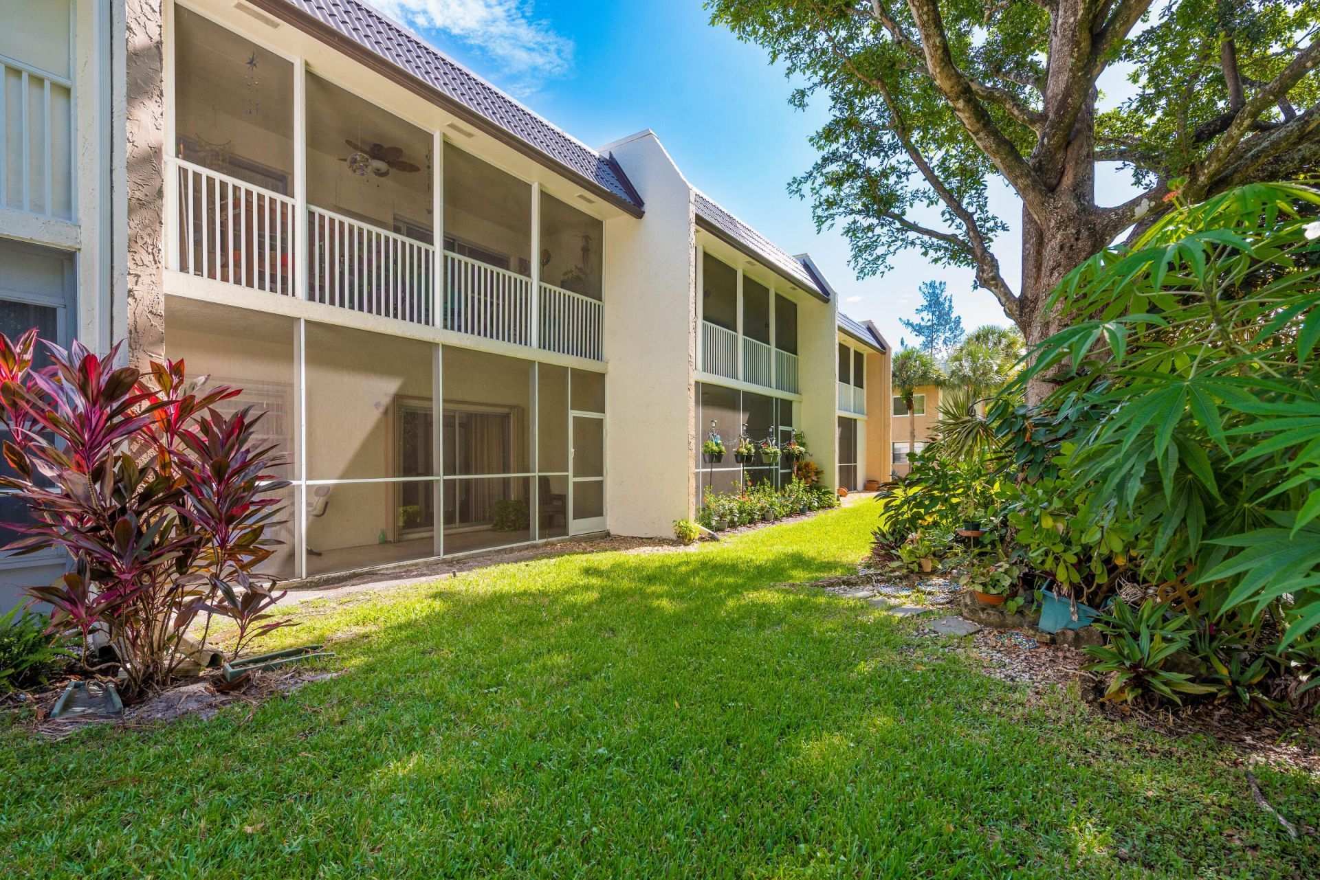 150 Lake Meryl Drive, Unit 143, West Palm Beach, FL 33411 Photo