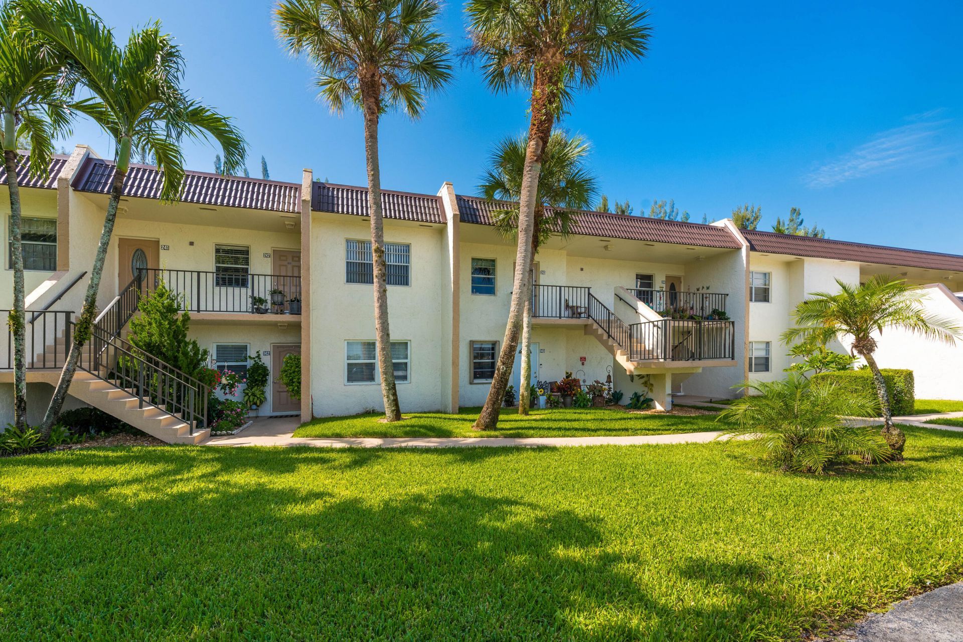 150 Lake Meryl Drive, Unit 143, West Palm Beach, FL 33411 Photo