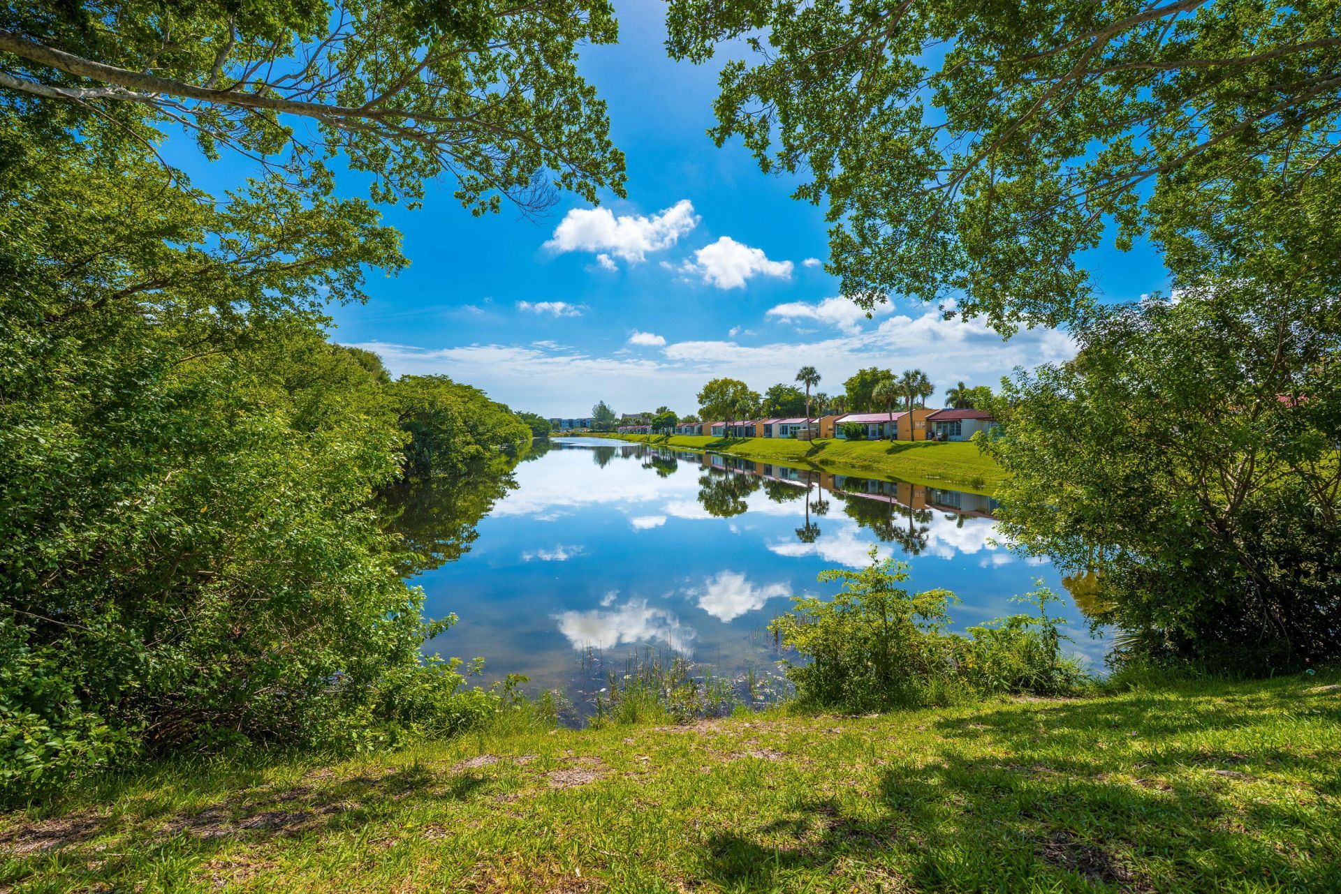 150 Lake Meryl Drive, Unit 143, West Palm Beach, FL 33411 Photo