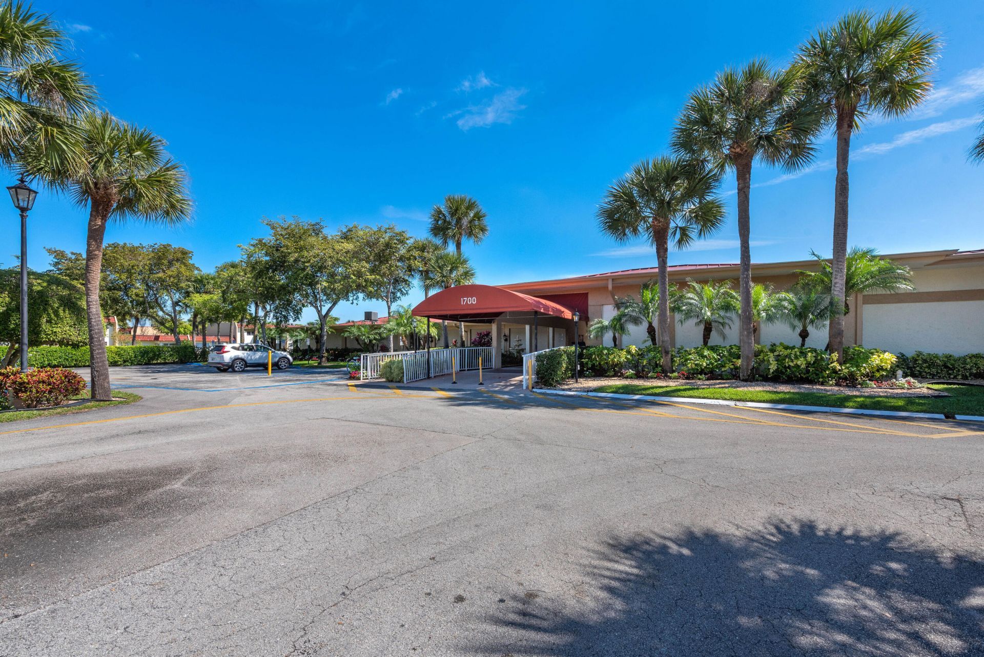150 Lake Meryl Drive, Unit 143, West Palm Beach, FL 33411 Photo