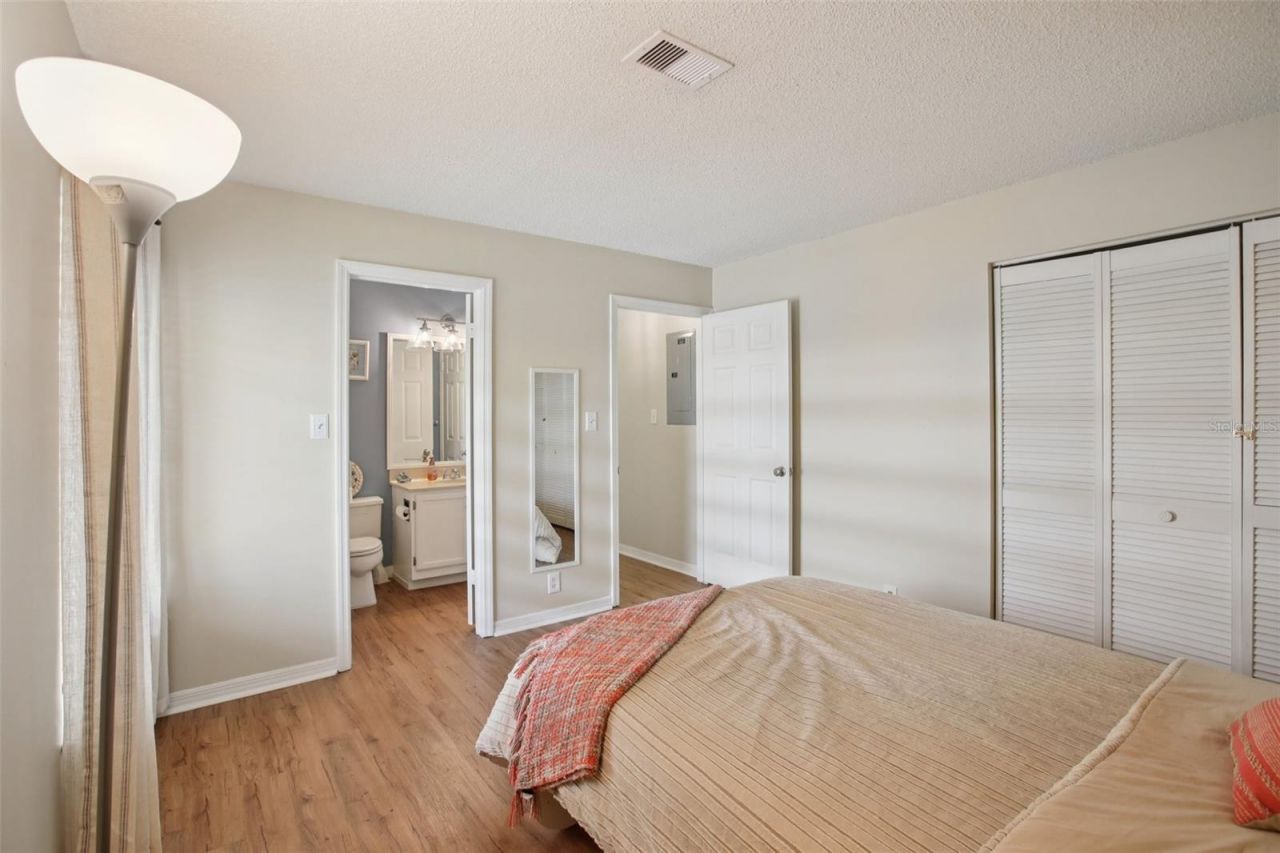 7300 Sunshine Skyway Lane S, Unit 202, Saint Petersburg, FL 33711 Photo