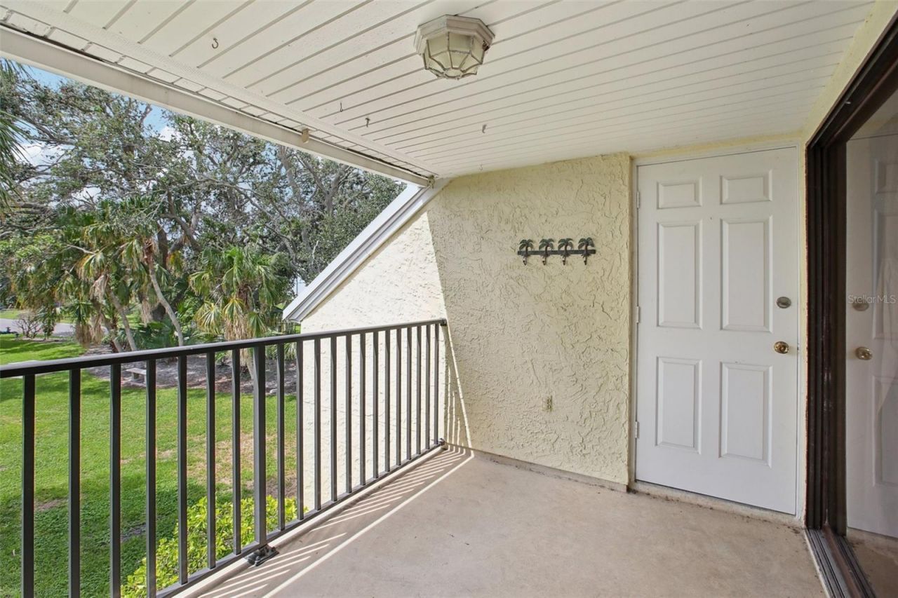 7300 Sunshine Skyway Lane S, Unit 202, Saint Petersburg, FL 33711 Photo