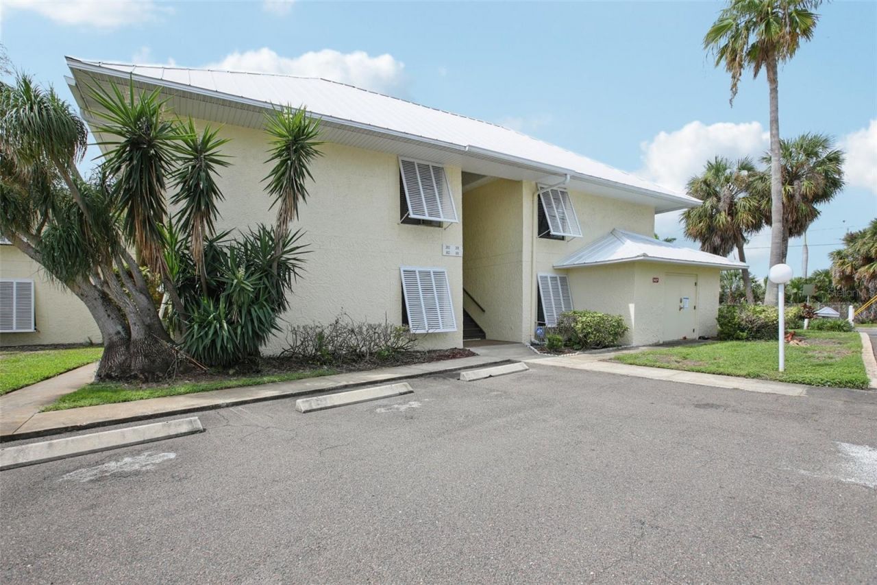 7300 Sunshine Skyway Lane S, Unit 202, Saint Petersburg, FL 33711 Photo