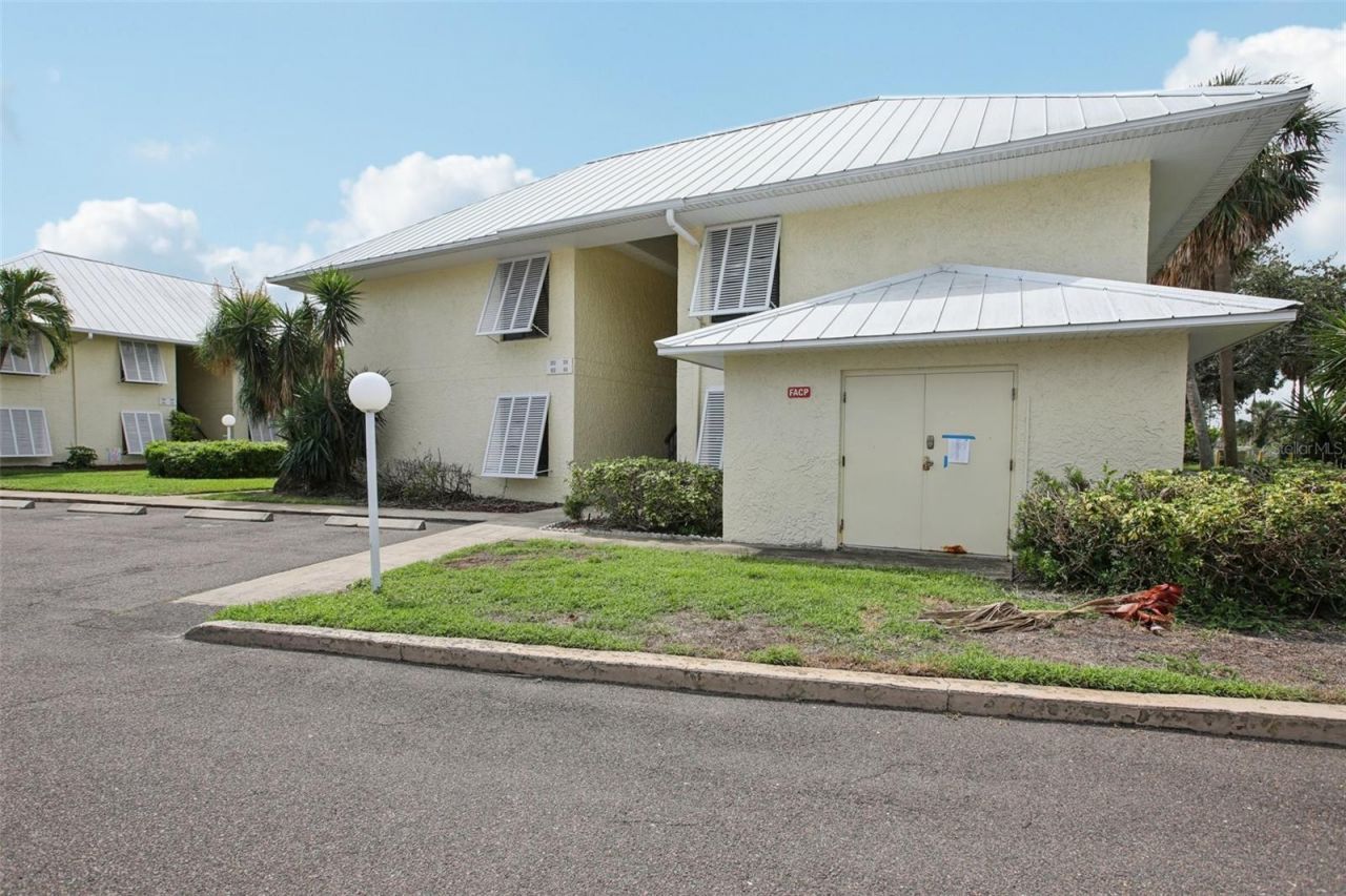 7300 Sunshine Skyway Lane S, Unit 202, Saint Petersburg, FL 33711 Photo