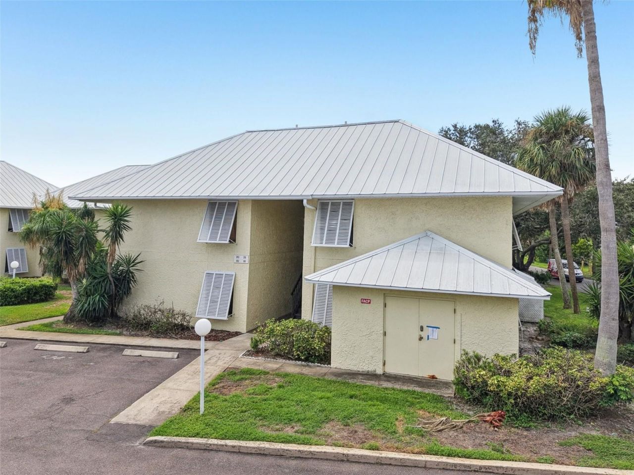 7300 Sunshine Skyway Lane S, Unit 202, Saint Petersburg, FL 33711 Photo