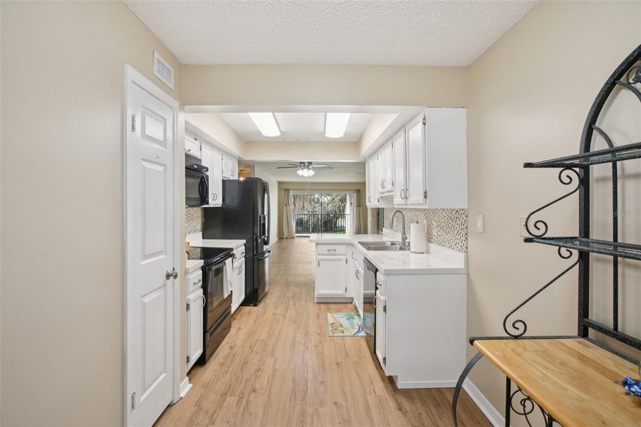 7300 Sunshine Skyway Lane S, Unit 202, Saint Petersburg, FL 33711 Photo