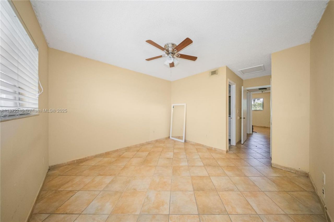 5689 W 28th Ave, Unit 5689, Hialeah, FL 33016 Photo