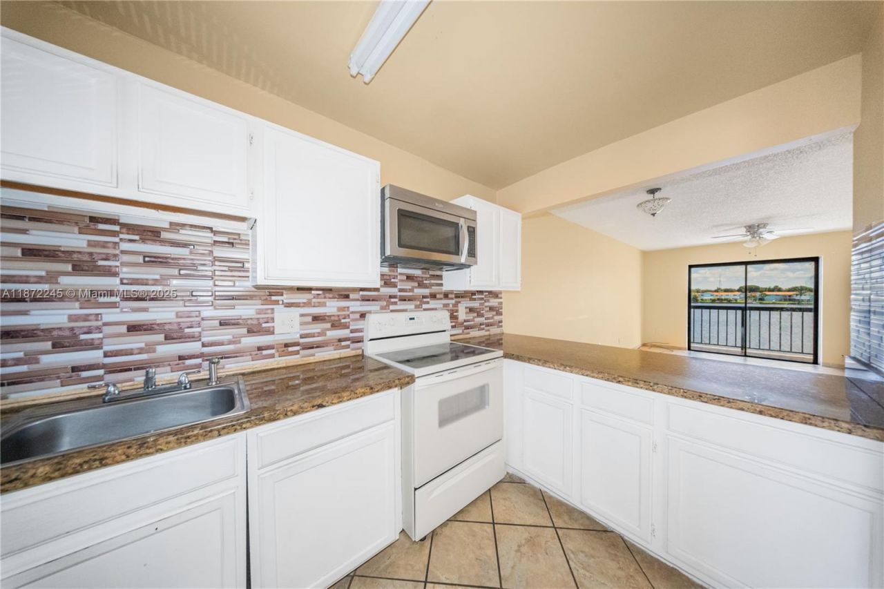 5689 W 28th Ave, Unit 5689, Hialeah, FL 33016 Photo