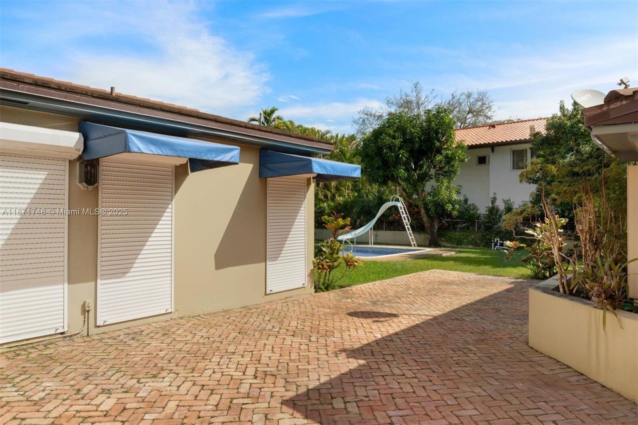 3015 Granada Blvd, Coral Gables, FL 33134 Photo