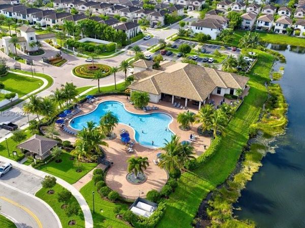 9287 W 33rd Ln, Hialeah, FL 33018