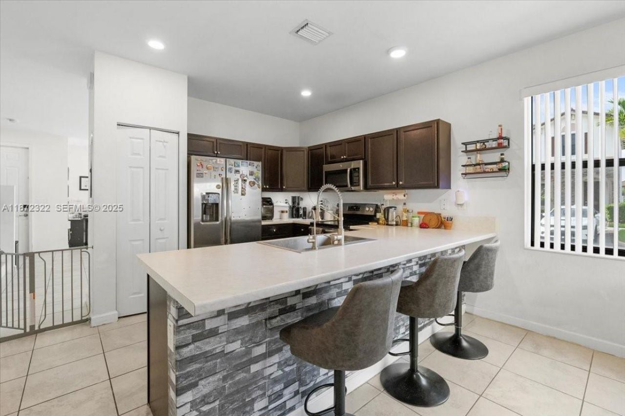 9287 W 33rd Ln, Hialeah, FL 33018 Photo