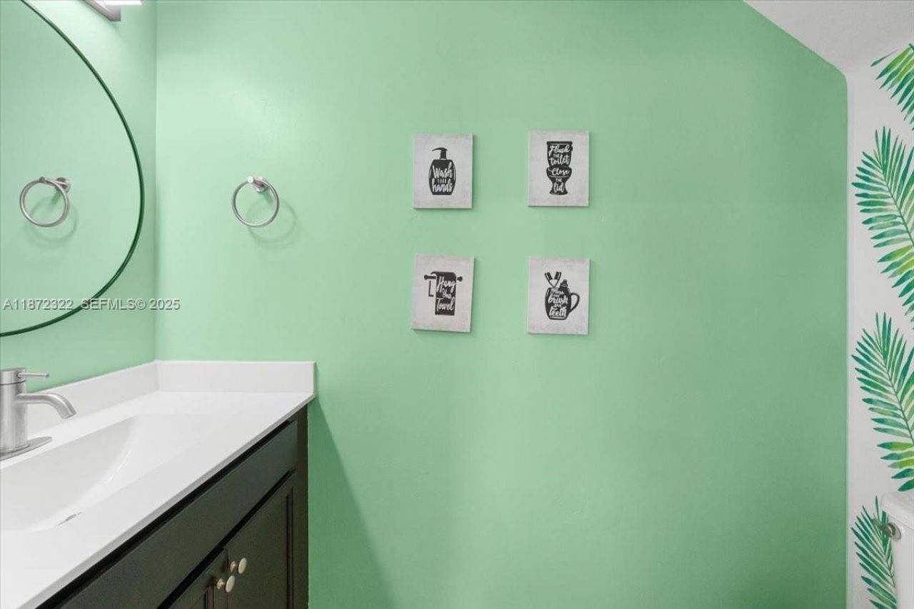 9287 W 33rd Ln, Hialeah, FL 33018 Photo