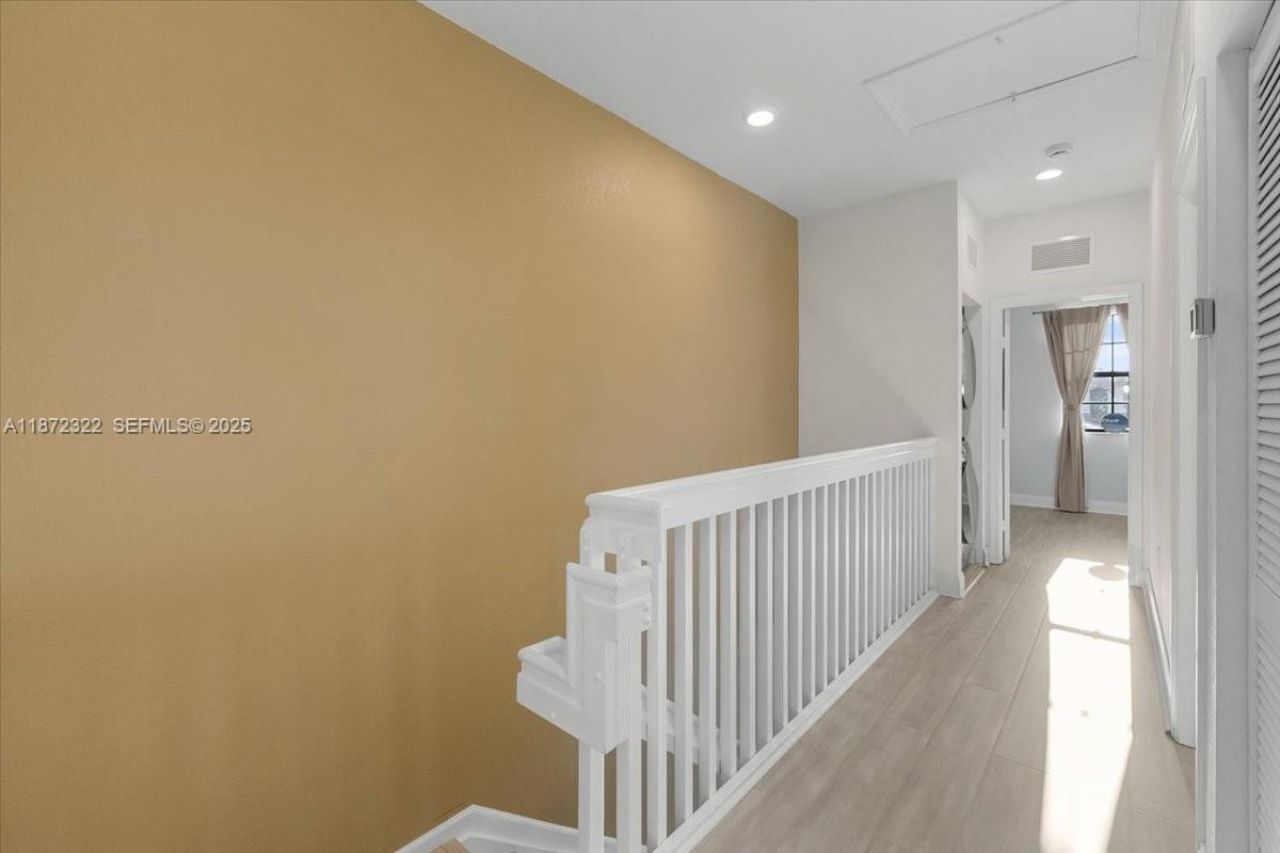 9287 W 33rd Ln, Hialeah, FL 33018 Photo