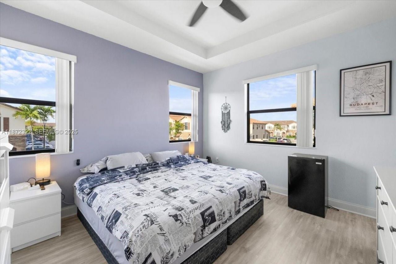 9287 W 33rd Ln, Hialeah, FL 33018 Photo