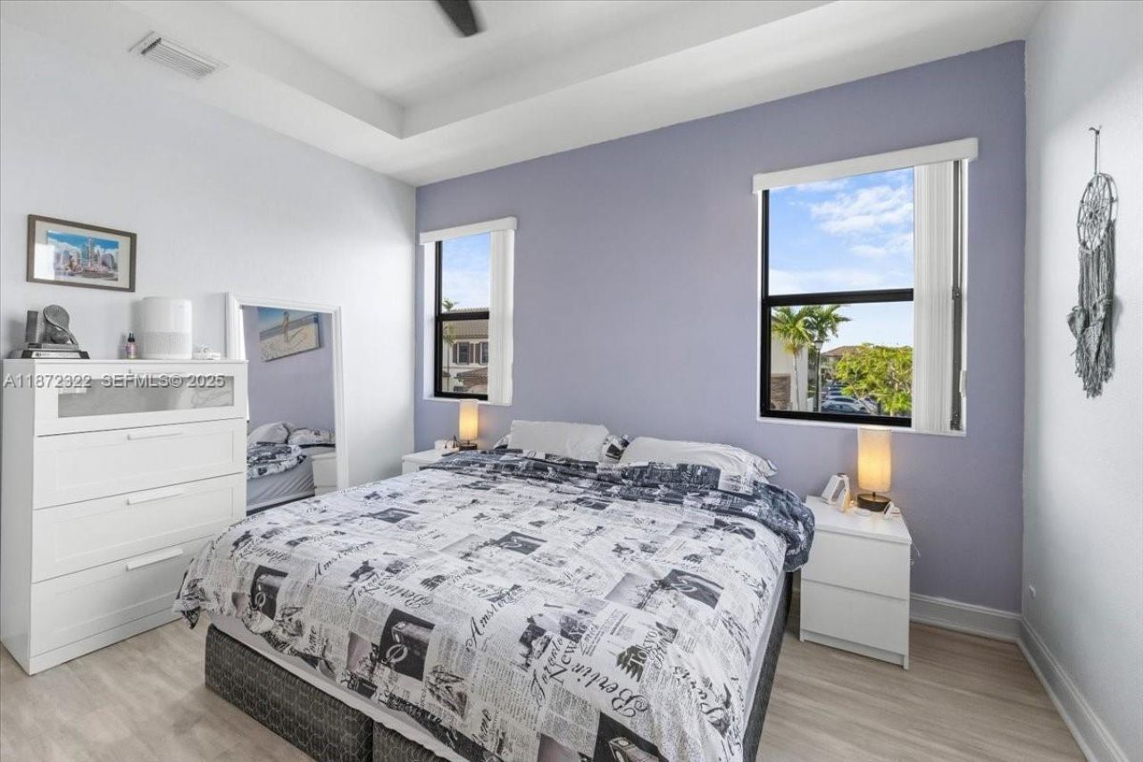 9287 W 33rd Ln, Hialeah, FL 33018 Photo