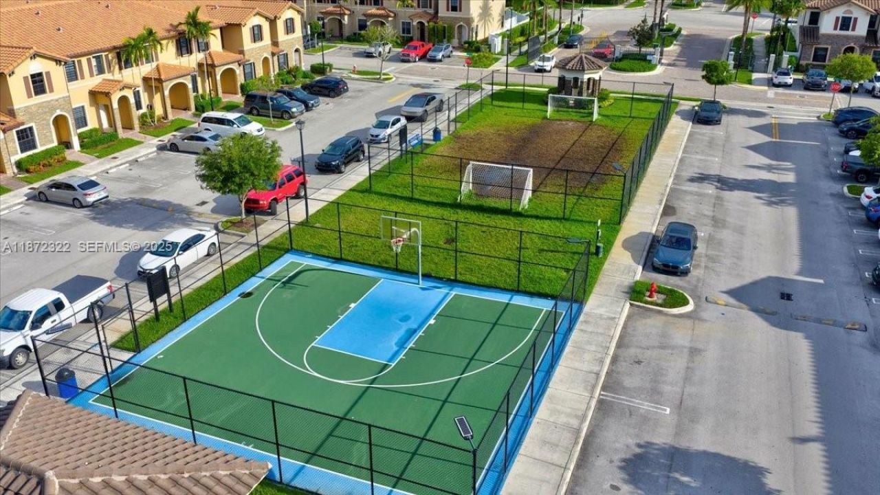 9287 W 33rd Ln, Hialeah, FL 33018 Photo