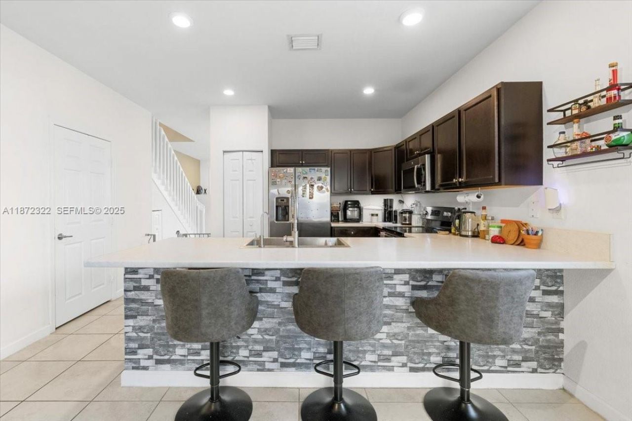 9287 W 33rd Ln, Hialeah, FL 33018 Photo