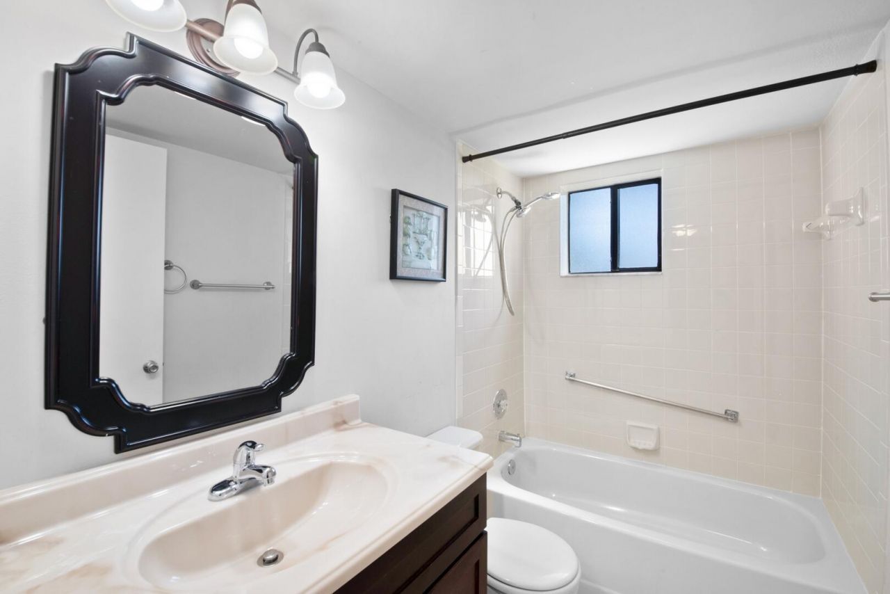 5310 Las Verdes Circle, Unit 118, Delray Beach, FL 33484 Photo