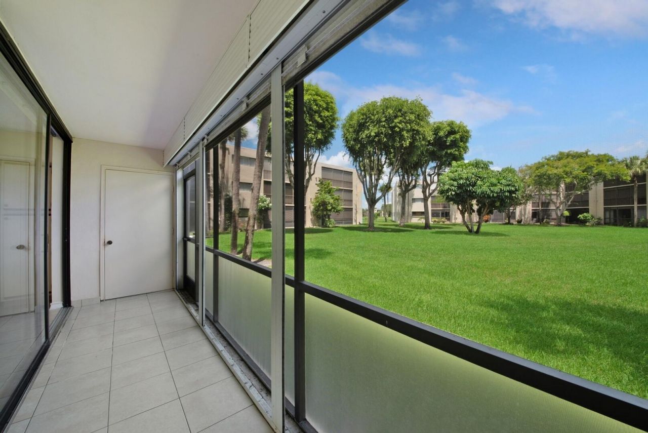 5310 Las Verdes Circle, Unit 118, Delray Beach, FL 33484 Photo