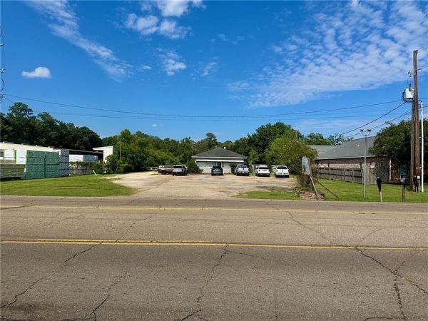 1160 HWY 51 N Highway, Ponchatoula, LA 70454