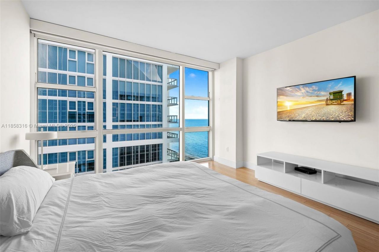 6801 Collins Ave, Unit Door1409 (, Miami Beach, FL 33141 Photo