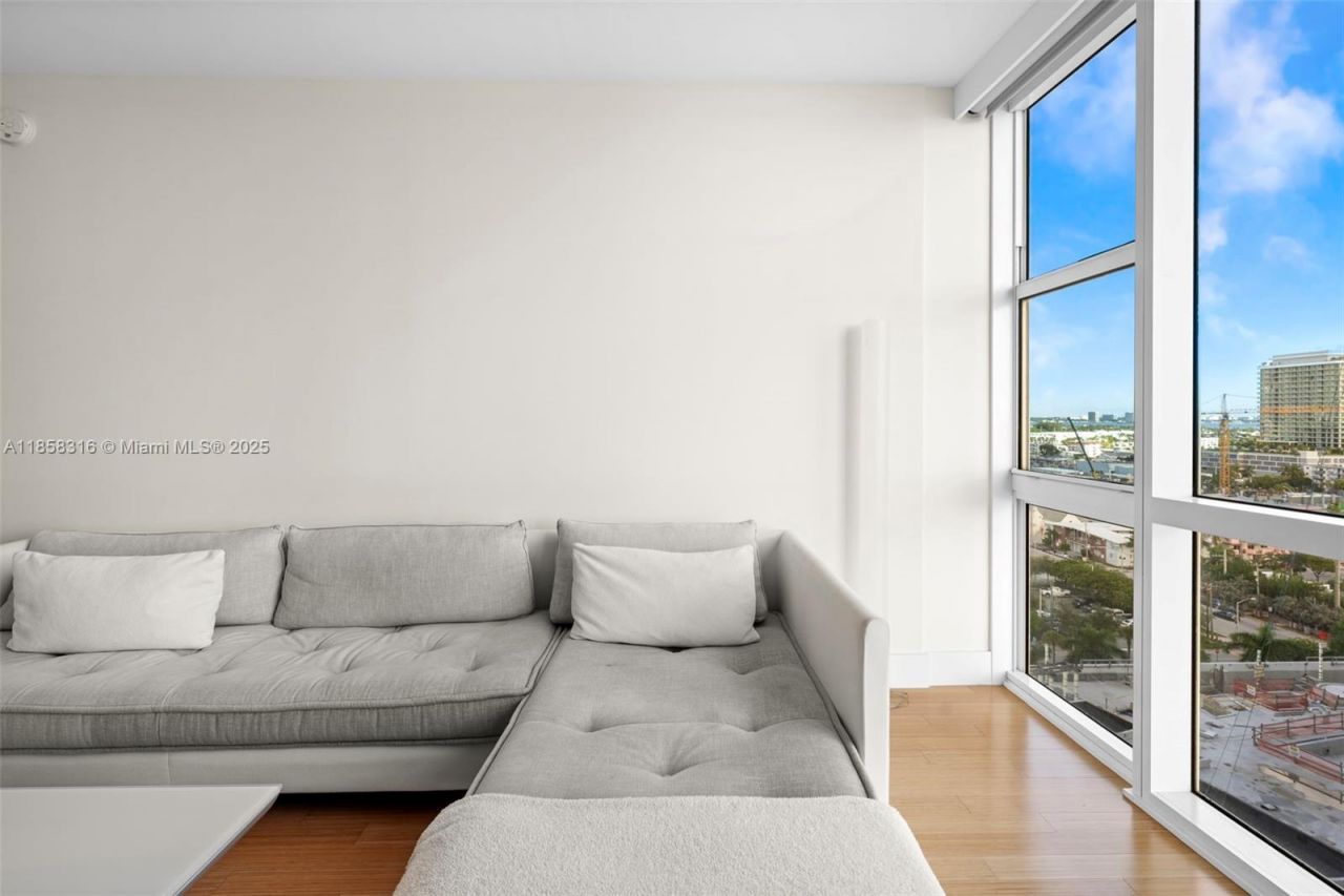 6801 Collins Ave, Unit Door1409 (, Miami Beach, FL 33141 Photo