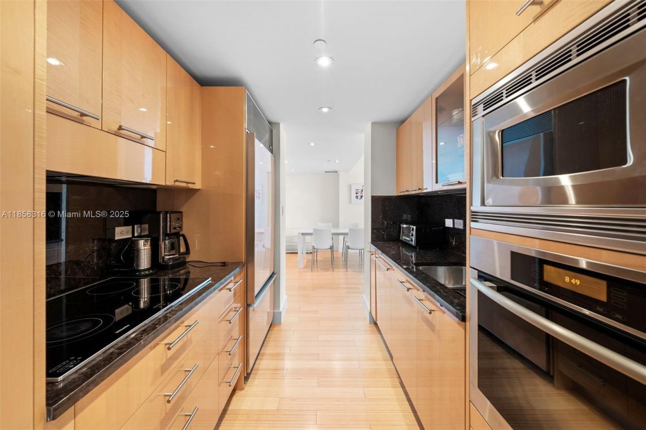 6801 Collins Ave, Unit Door1409 (, Miami Beach, FL 33141 Photo