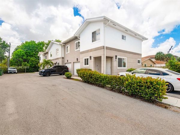 811-817 NW 3rd Ave, Fort Lauderdale, FL 33311