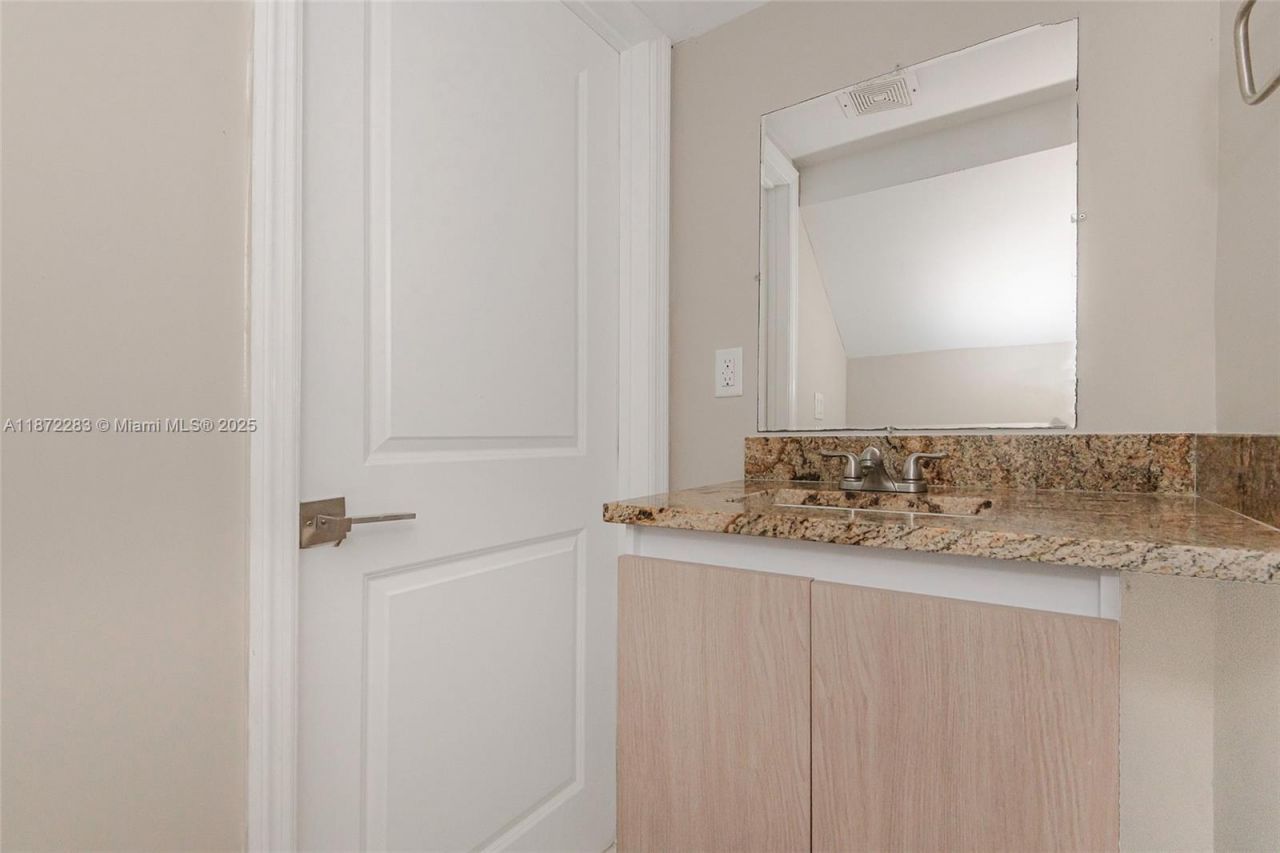 811-817 NW 3rd Ave, Fort Lauderdale, FL 33311 Photo