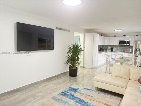 60 SE Marlin Ave, Unit 1, Key Largo, FL 33037