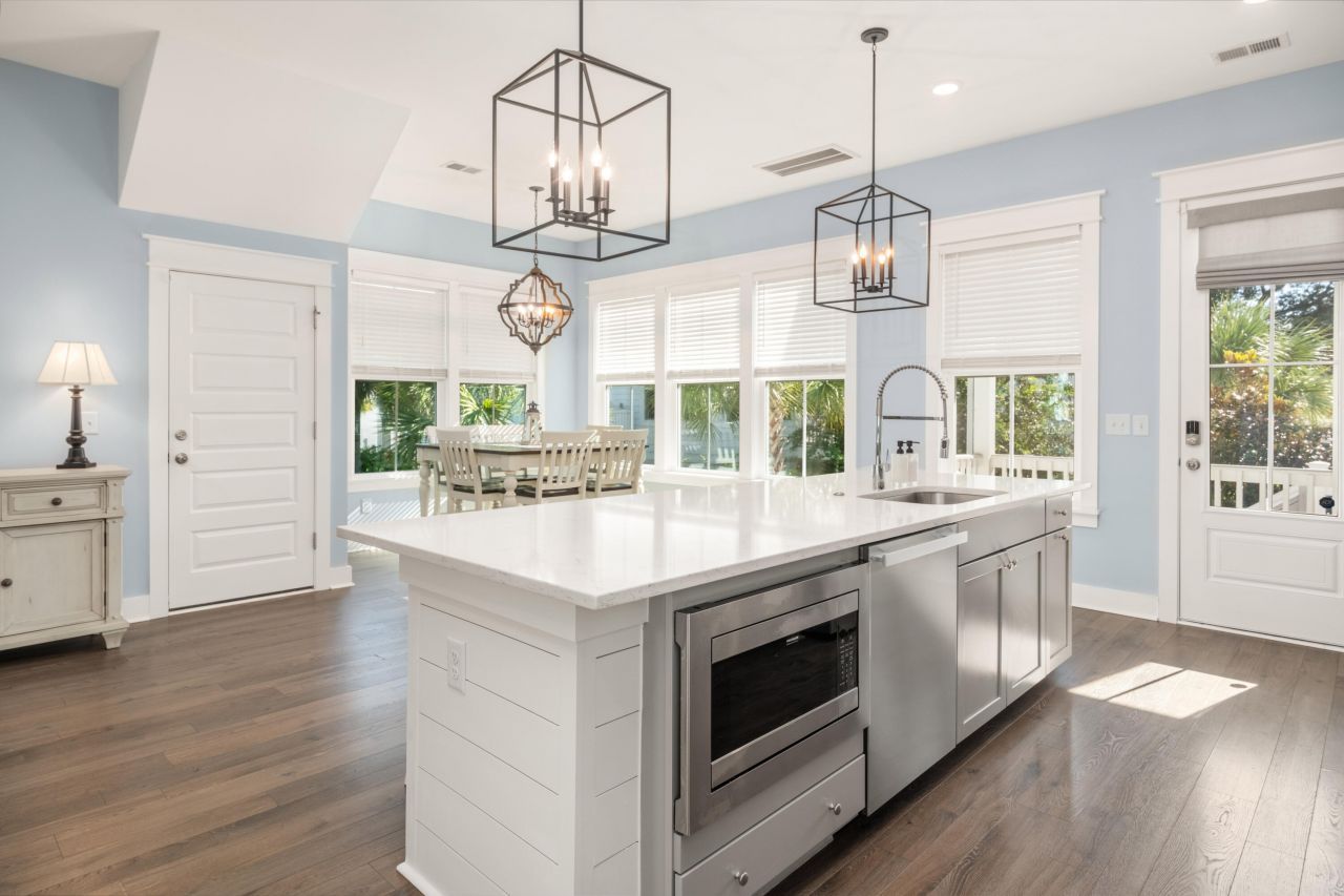 855 Forrest Drive Photo 8