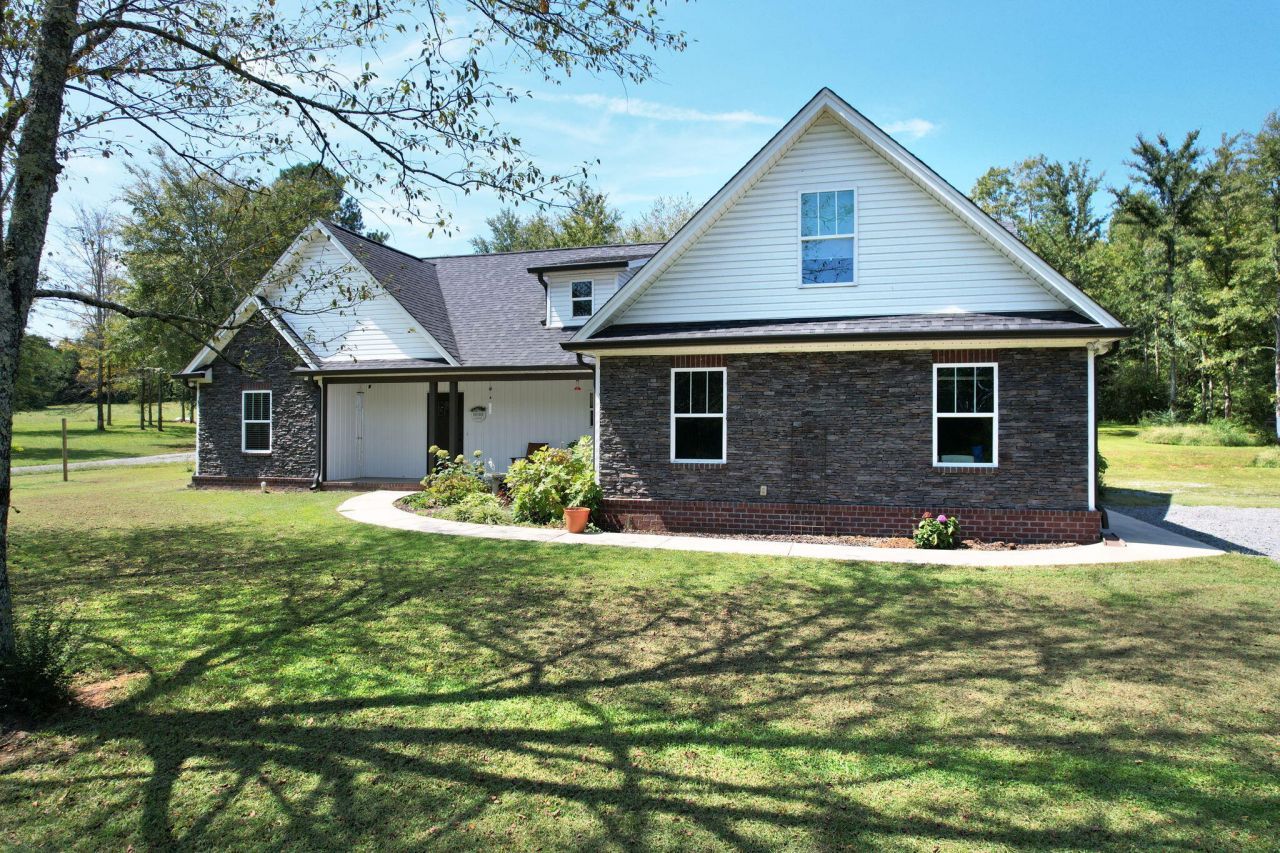 8012 Mcdonald Cemetery Road, Ooltewah, TN 37363 Main Photo