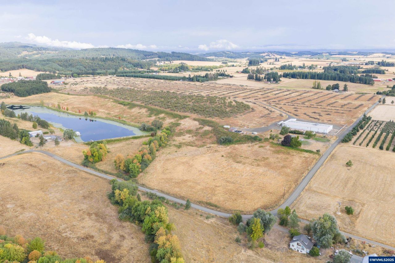 595 N Fir Villa Rd, Dallas, OR 97338 Main Photo