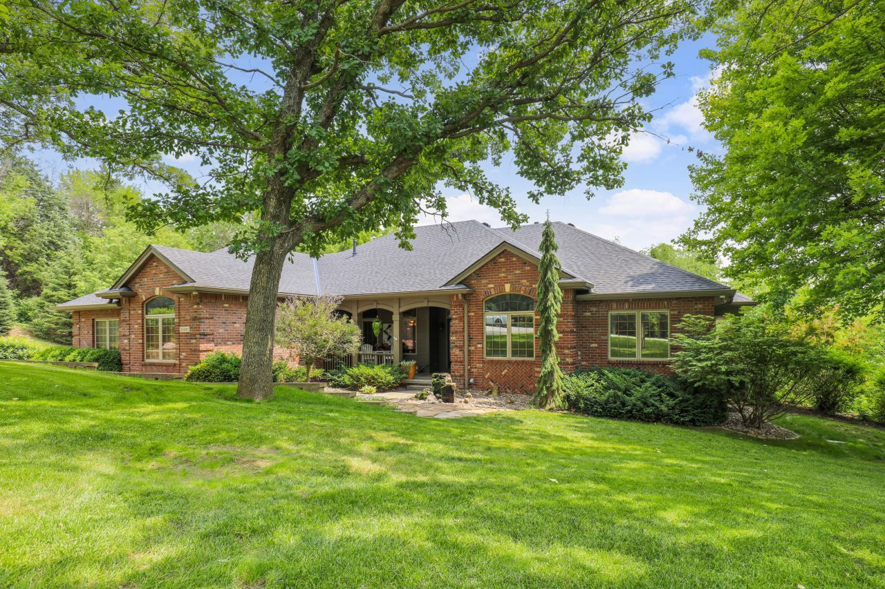 21085 Abbey Road, Council Bluffs, IA 51503 Main Photo