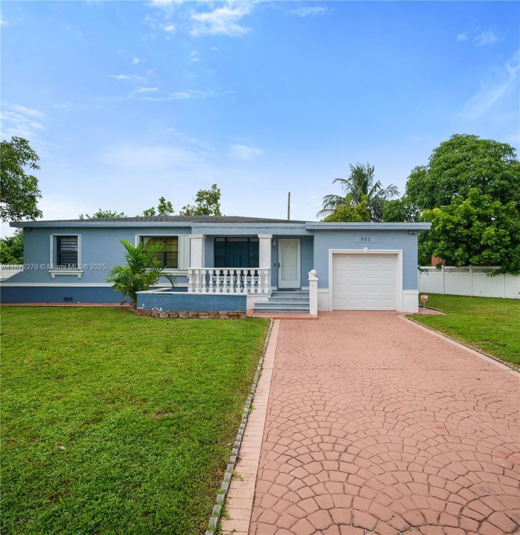 951 NW 148th St, Miami, FL 33168 Photo