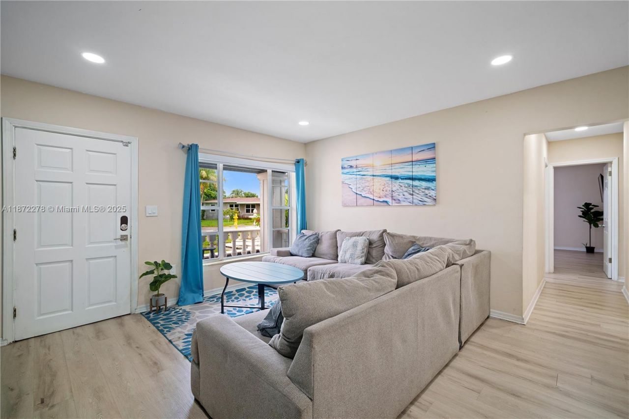 951 NW 148th St, Miami, FL 33168 Photo