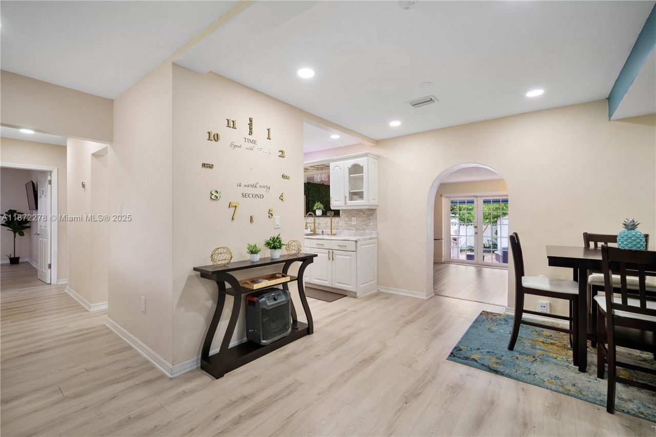 951 NW 148th St, Miami, FL 33168 Photo