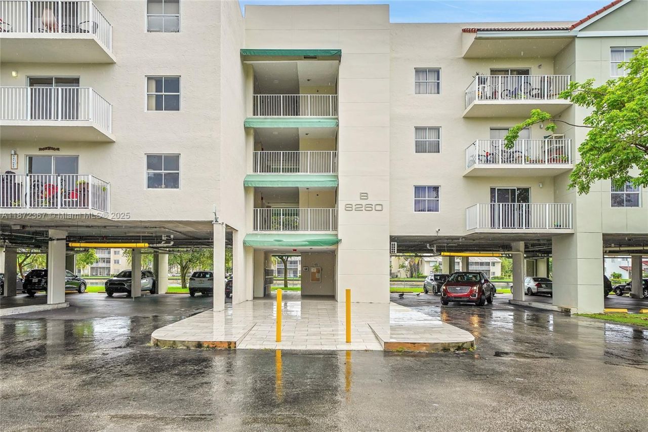 8260 SW 210th St, Unit 201, Cutler Bay, FL 33189 Photo