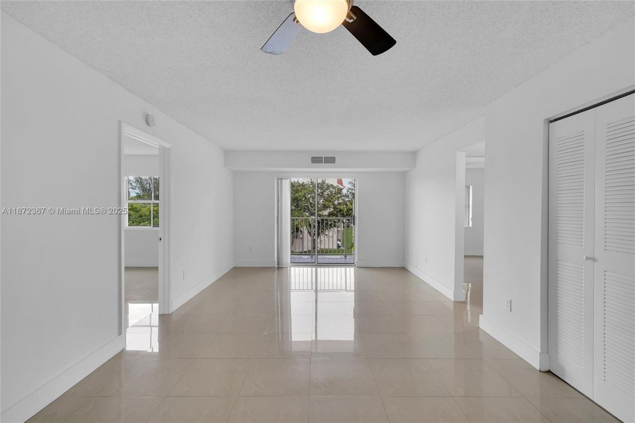 8260 SW 210th St, Unit 201, Cutler Bay, FL 33189 Photo