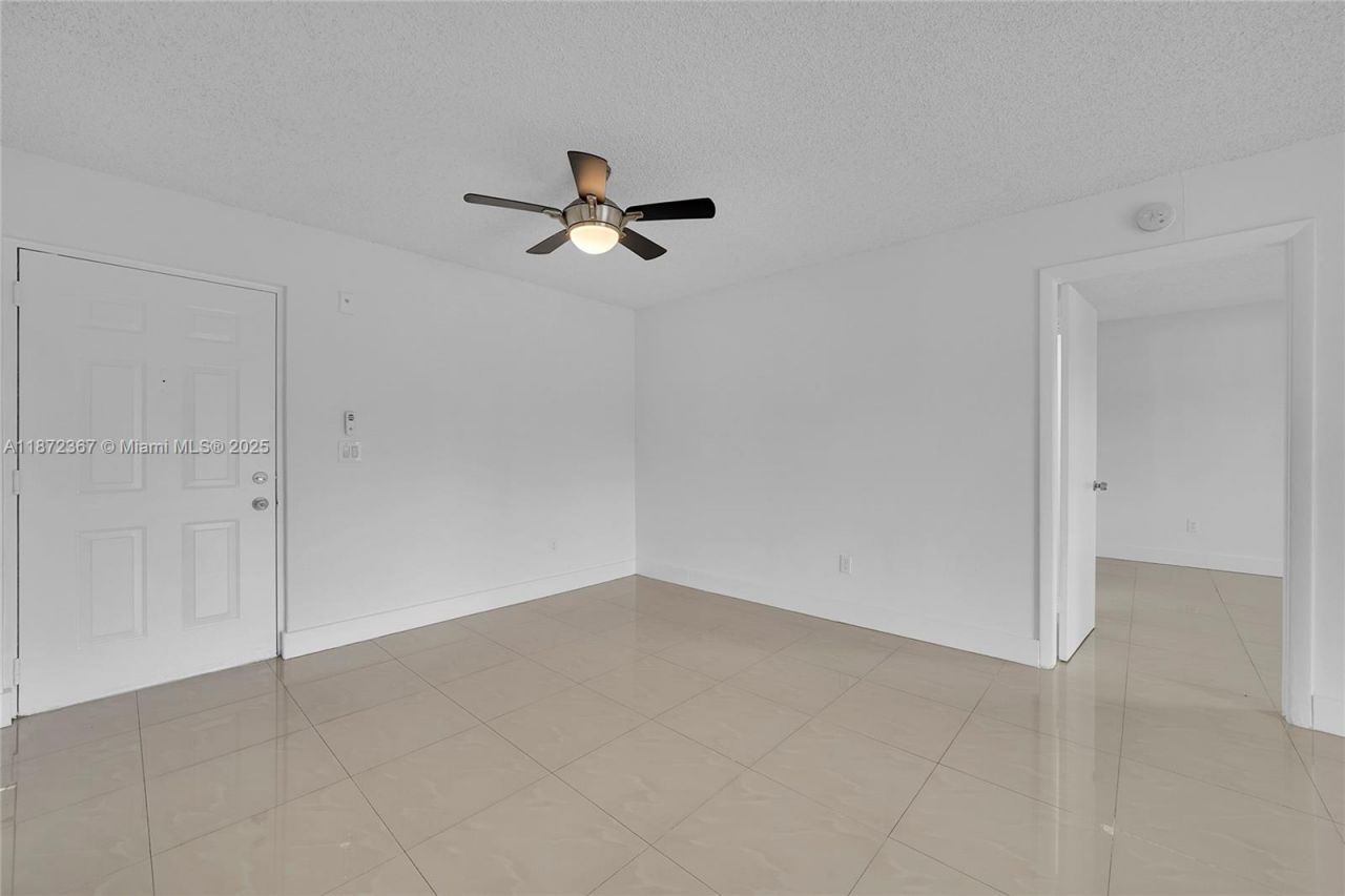 8260 SW 210th St, Unit 201, Cutler Bay, FL 33189 Photo