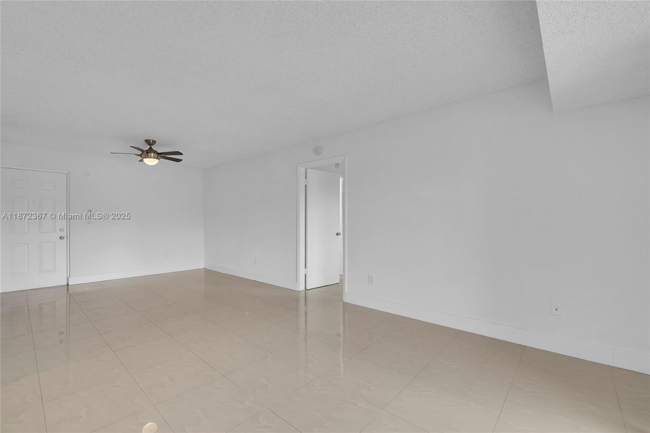 8260 SW 210th St, Unit 201, Cutler Bay, FL 33189 Photo