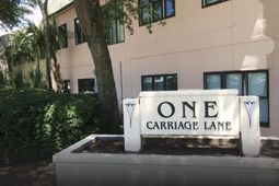 1 Carriage Lane photo 4