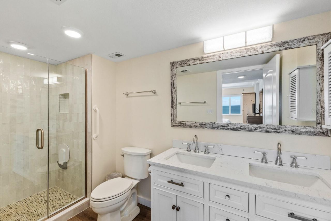 5300 Gulf Drive, Unit 508, Holmes Beach, FL 34217 Photo