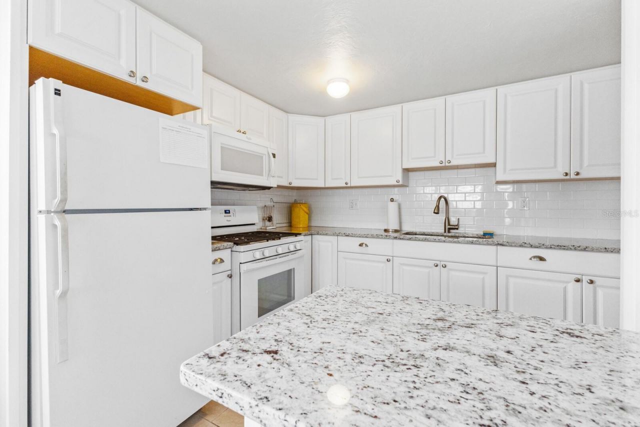 5300 Gulf Drive, Unit 508, Holmes Beach, FL 34217 Photo