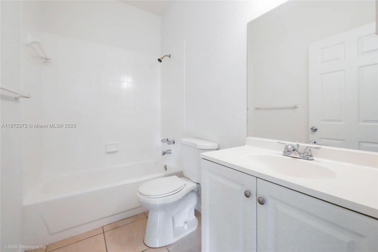 1941 NW 96th Ter, Unit 8L, Pembroke Pines, FL 33024 Photo