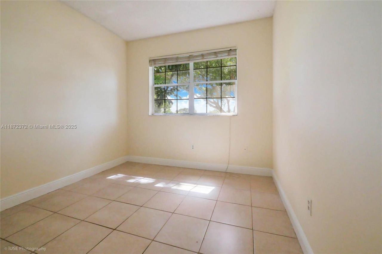 1941 NW 96th Ter, Unit 8L, Pembroke Pines, FL 33024 Photo