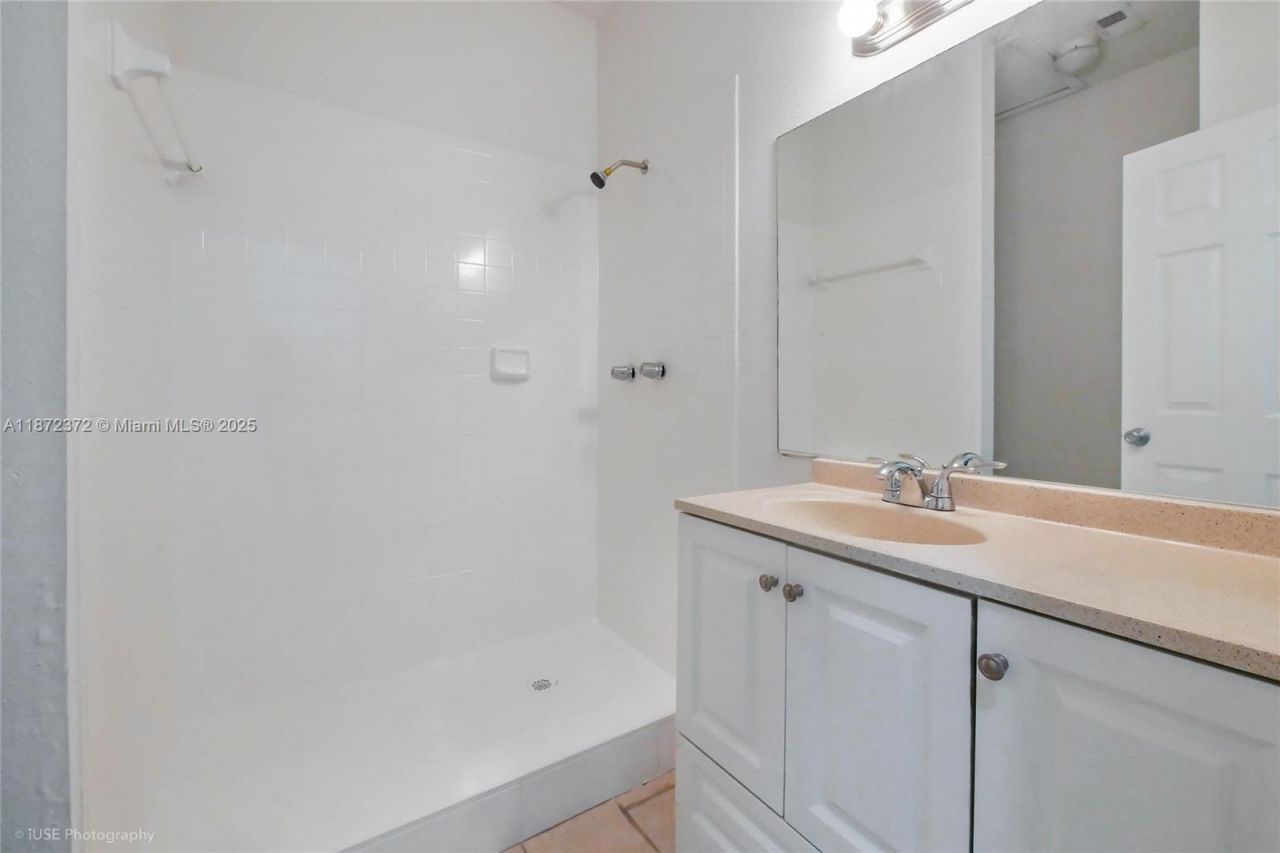 1941 NW 96th Ter, Unit 8L, Pembroke Pines, FL 33024 Photo