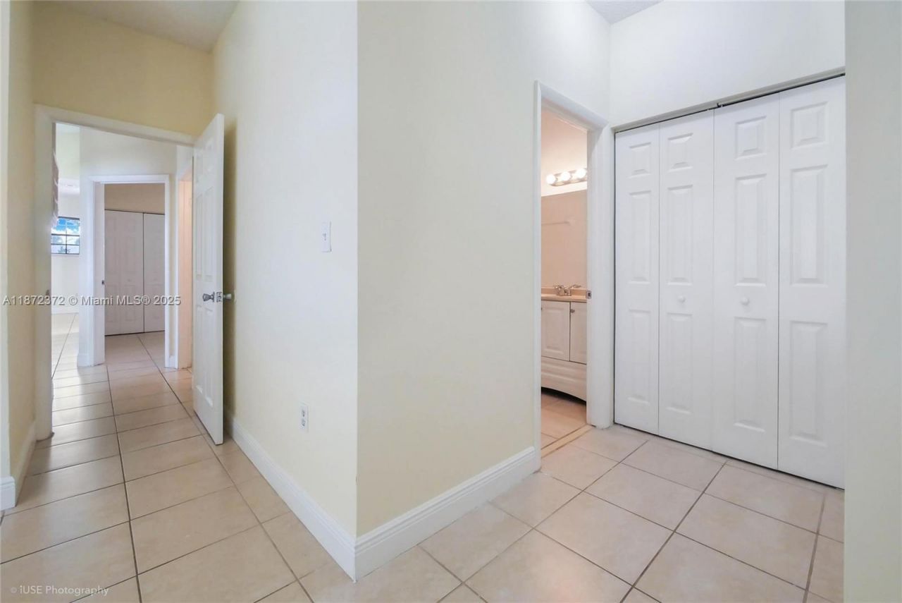 1941 NW 96th Ter, Unit 8L, Pembroke Pines, FL 33024 Photo