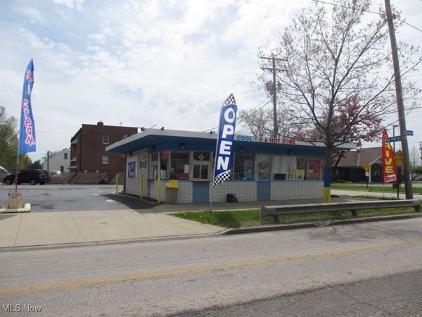 15753 Puritas Avenue, Cleveland, OH 44135